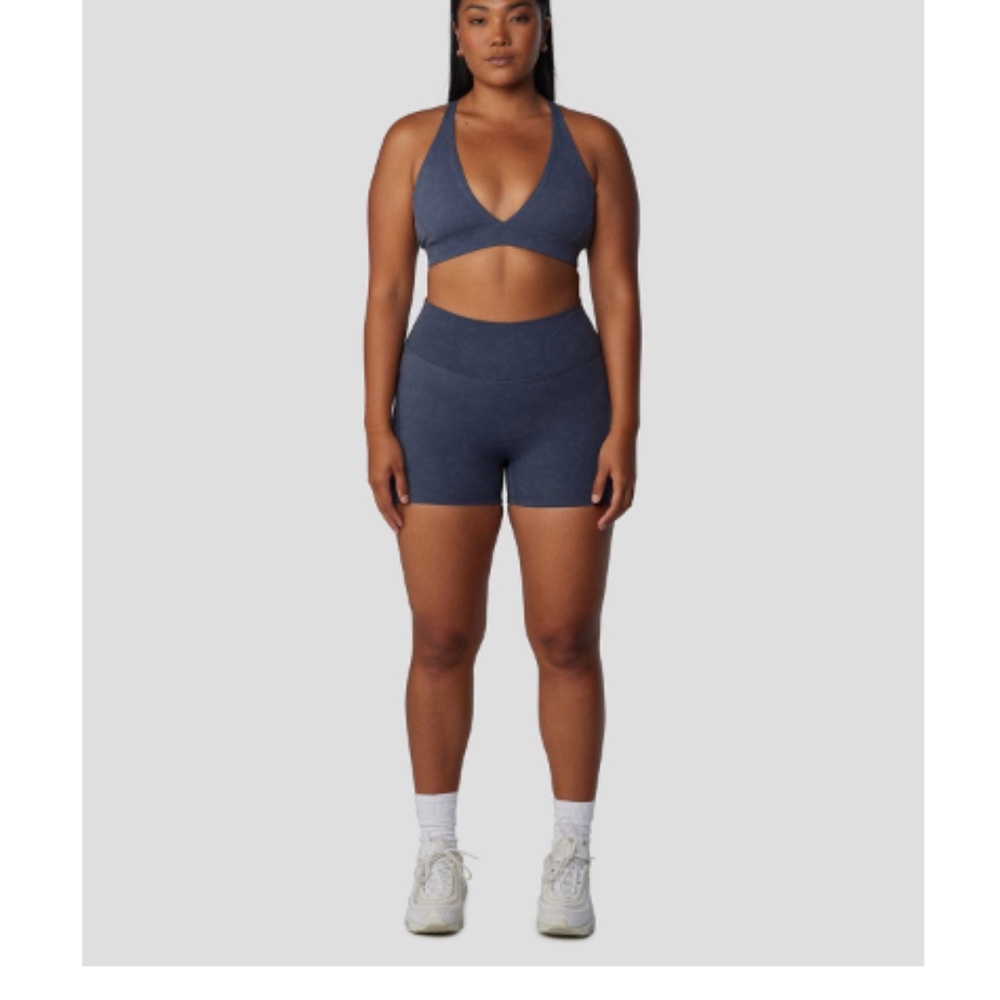 Crop Shop Boutique Fade Scrunch Shorts 4"